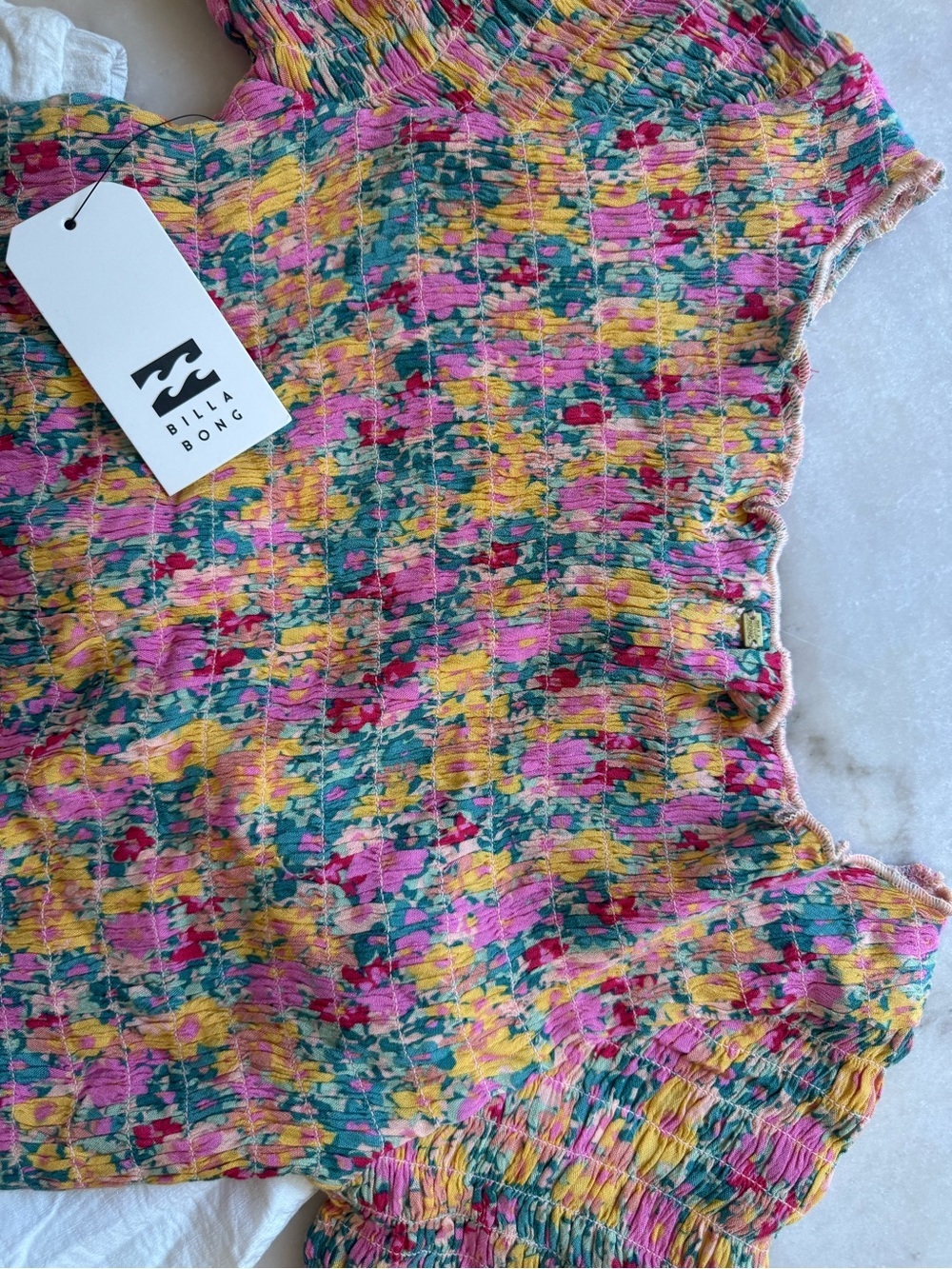 Billabong Set White Ruffle Drawstring Skort with Multicolor Smocked Top - Picture 7 of 7